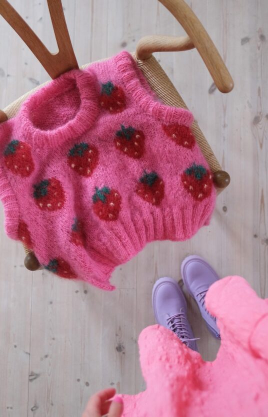 strawberry knit pattern