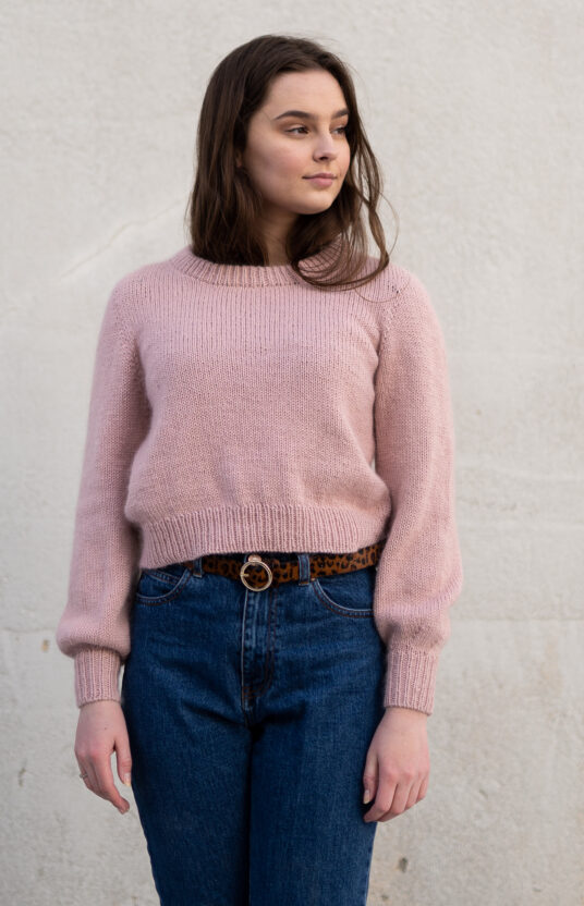 knitting contiguous shoulder construction