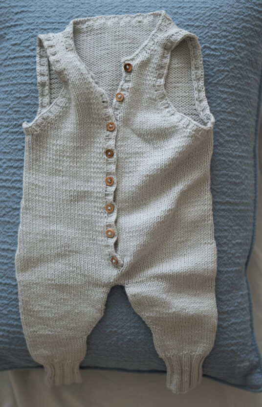 Knitted romper baby pattern