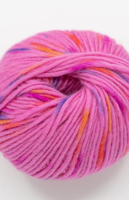 handdyed yarn pink hip wool